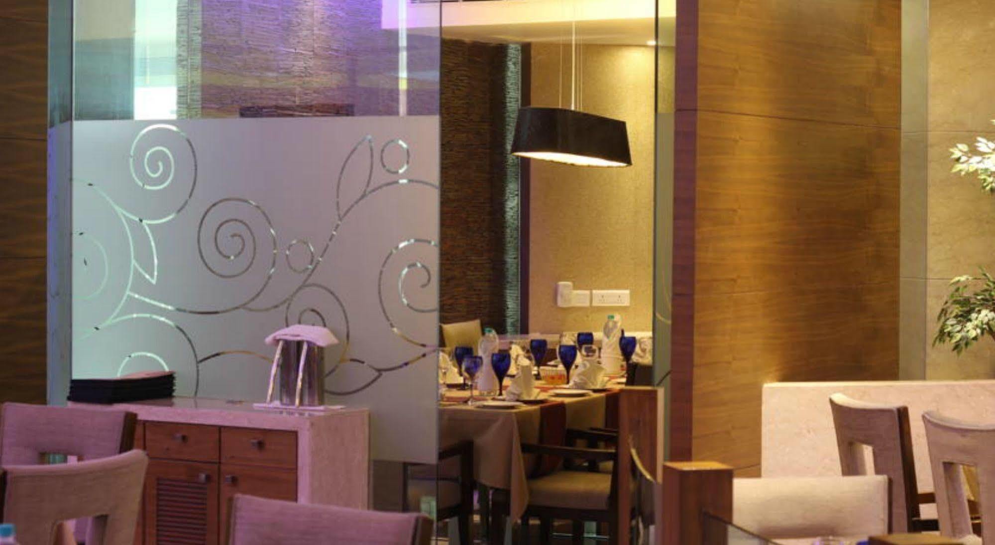 Ramada By Wyndham Navi Mumbai Hotel Ngoại thất bức ảnh